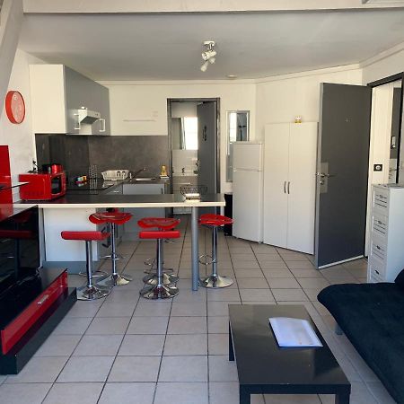 Appartement T3 Tout Confort En Duplex A 20Mn A Pied Du Centre-Ville Avec Tv Et Wifi La Rochelle  Exterior foto